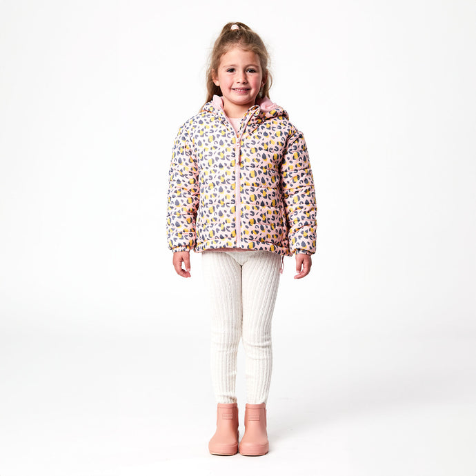 Girl wearing Snapper Rock pink leopard print girls puffer jacket.